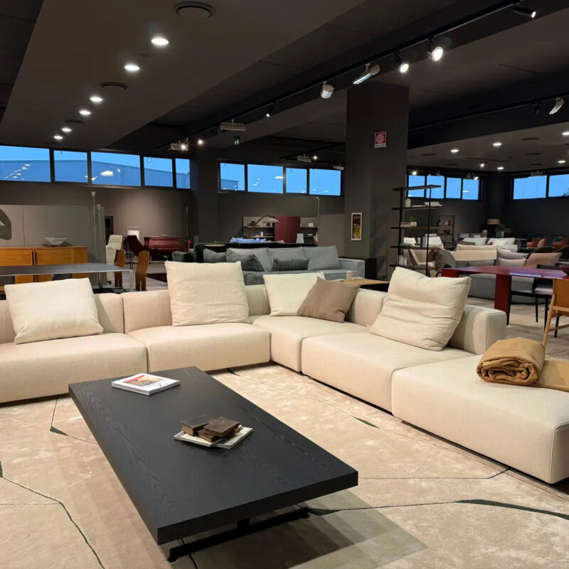 Divano Flexform Lario